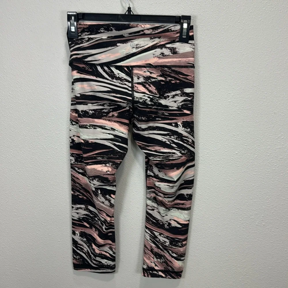 Lululemon‎ cropped leggings printed